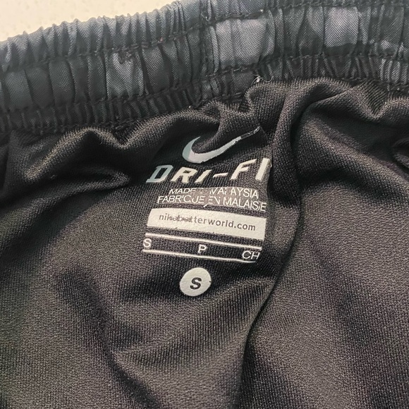 Bundle of 3 Nike Shorts — Size Small - Picture 11 of 13